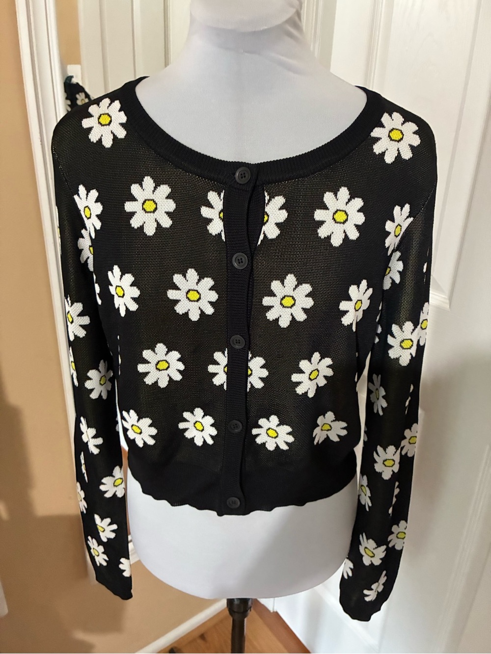 Alice + Olivia Black Daisy Print Button-Front Top